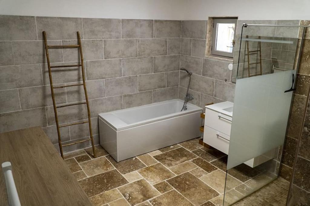 Charmant Rez De Villa Climatise Renove, 90M2 Avec Parking Cassis Buitenkant foto